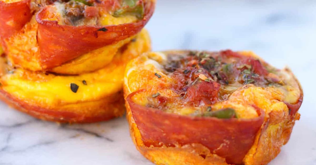 pepperoni pizza egg cups